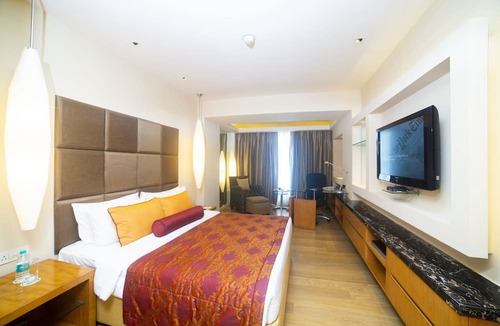 Royapettah Hotel | Taj Club House
