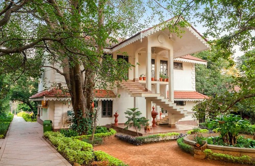 Pachmarhi Hotel | WelcomHeritage Golf View