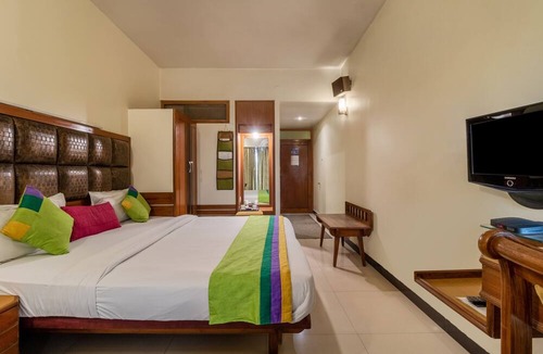 Sindhi Camp Hotel | Treebo Natraj - Jaipur