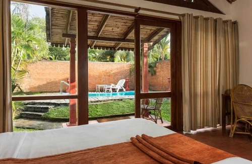 Kumarakom Hotel | Abad Whispering Palms