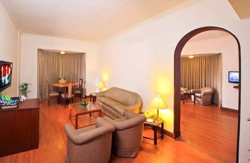 Shenoys Hotel | Hotel Abad Plaza