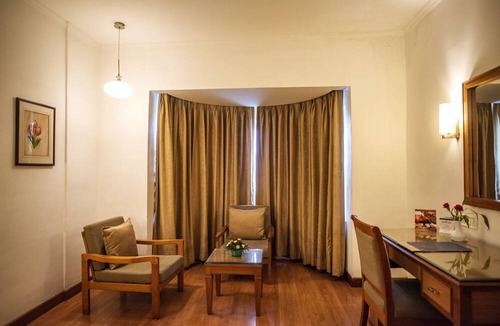 Shenoys Hotel | Hotel Abad Plaza