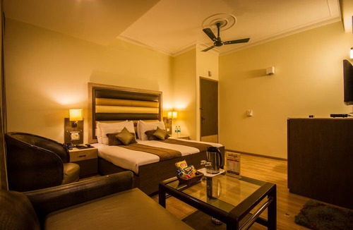 Karol Bagh Hotel | The Sun Court Hotel Yatri