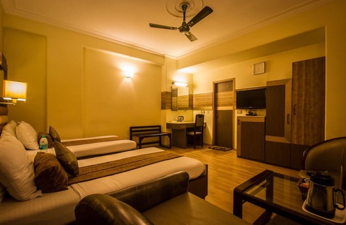 Karol Bagh Hotel | The Sun Court Hotel Yatri