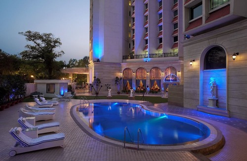Connaught Place Hotel | Hotel The Royal Plaza