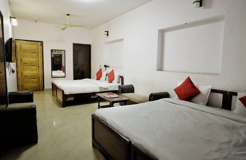 Kashmere Gate House | Ashu Villa Guest House