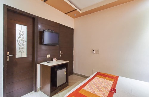 Patel Nagar Hotel | OYO 362 Hotel J P Inn