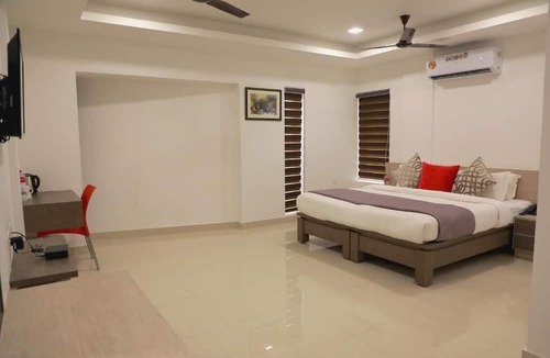 Kollam Hotel | Chandra Inn