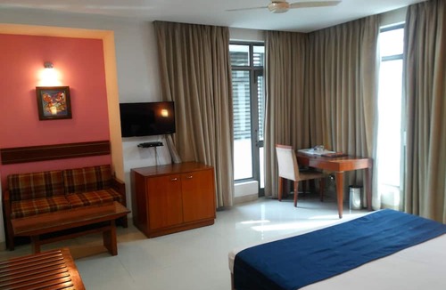 New Friends Colony Hotel | Divine Inn Hotel