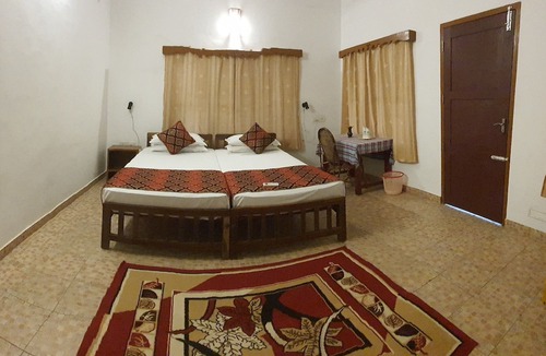 Puthenthope Hotel | Wild Palms on Sea