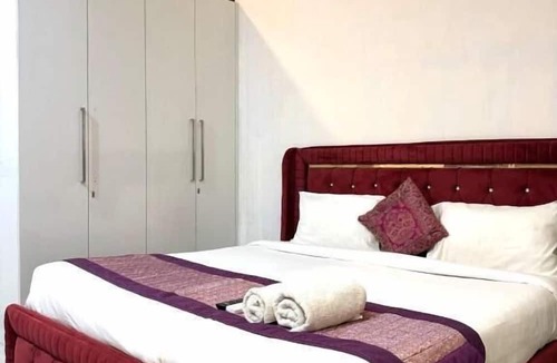 Saket Apartment | Fortune Home Service Apartment E-28 1A