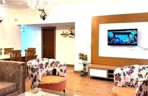 Saket Apartment | Fortune Home Service Apartment E-28 1A