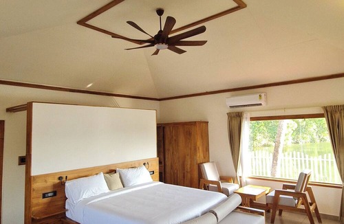 Chirayinkil Hotel | Kaayal Luxury Villa Varkala Private Lakefront Retreat