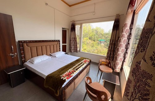 Kalka Hotel | ShantiKunj Homestay Nearby Morni Hills Waterfall