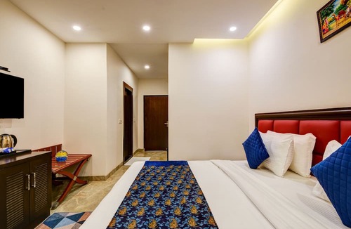 Mahipalpur Apartment | Blu Sapphire Inn Airport Aerocity Hotel