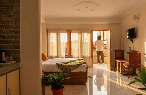 Knollswood Hotel | Kalra Regency Shimla