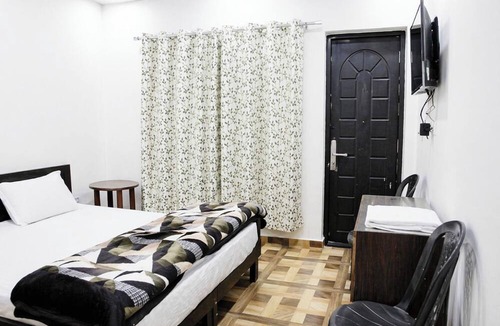 The Mall Road Hotel | Hotel Kaafal Homestay Mussoorie
