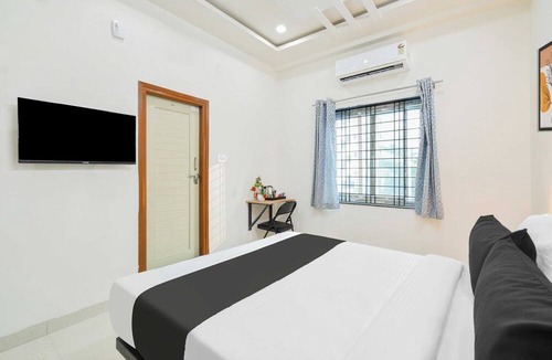 Hyderabad House | Deluxe Kokapet Near GAR