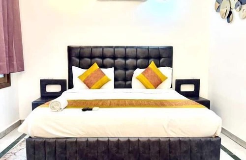Saket Apartment | Fortune Home Service Apartment 2BHK E-30