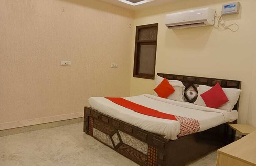 Govindpuri Hotel | Raj Residency Govindpuri