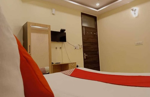 Govindpuri Hotel | Raj Residency Govindpuri