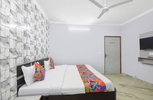 East of Kailash Hotel | Fabhotel Zen Stay