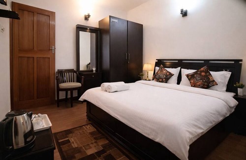 Amritpur Hotel | Aesquire Homestay