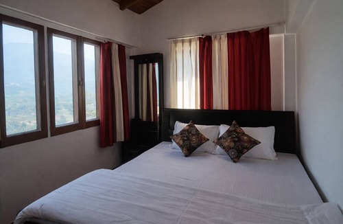 Amritpur Hotel | Aesquire Homestay