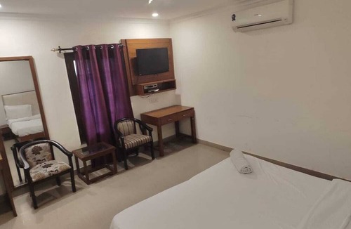 Mahipalpur Extension Hotel | Hotel Atlantiis Suites by Signature Stays