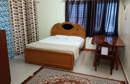 Theni Hotel | Sri Vasishta Homestays