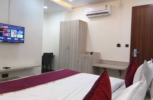 Achrol Hotel | Hotel The Crown Prince