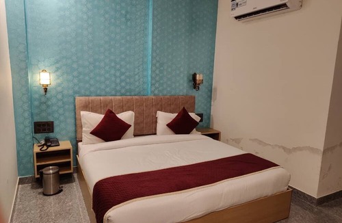 Achrol Hotel | Hotel The Crown Prince