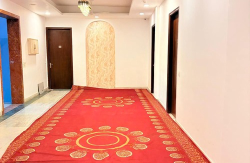 Sat Bari Hotel | Signature Luxeinn Hotel