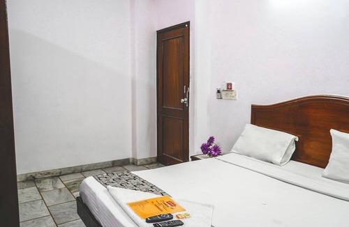 Old Rajinder Nagar Hotel | Roomshala Hotel Iconic Near Karol Bagh