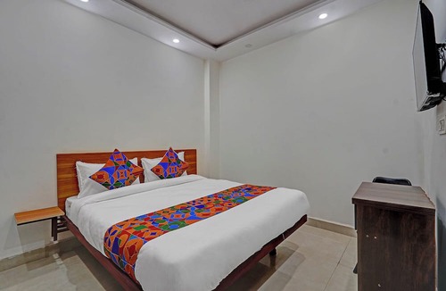 New Delhi Hotel | Via Shahdara Residency