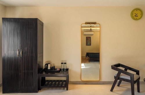 Amer Fort Road Hostel | The Hosteller Bam Jaipur, Hawa Mahal