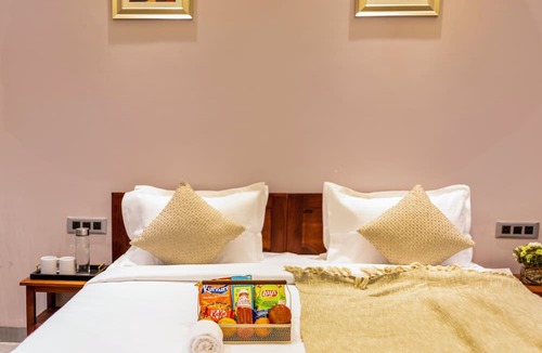Greater Noida Villa | Alaya Stays Radhika 2BHK Apartment