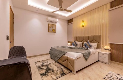 Noida Villa | Elivaas Vedaaz 4 BHK Farmhouse With pool