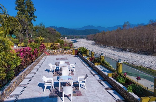 Dhikuli Hotel | Flying Sparrow Riverside Resort
