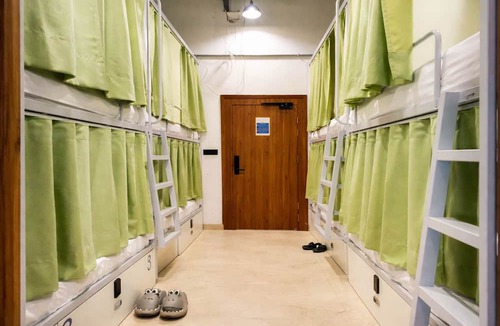 Delhi Hostel | Transit POD Stay