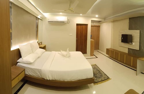 Ballygunge Hotel | Hotel High Rise