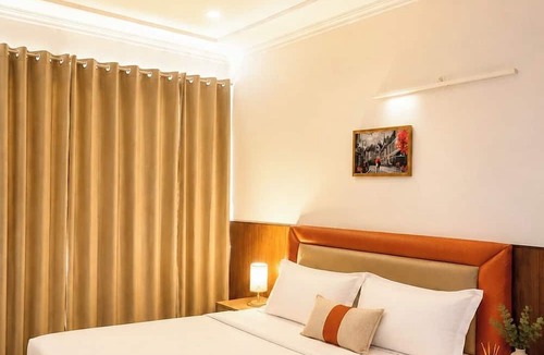 Sector 70 Bed & Breakfast | Savana Suites