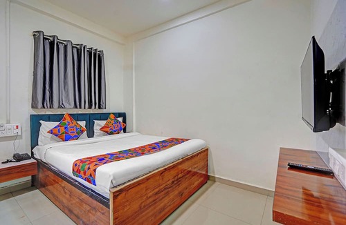 Kalyani Nagar Hotel | Fabhotel Pearl Inn