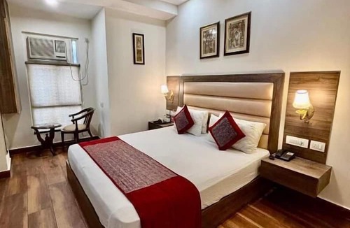 Pashim Vihar House | SATYAM ROOM