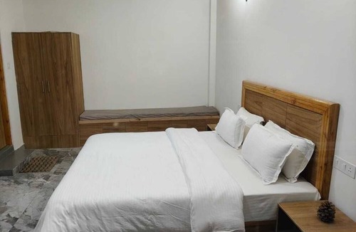 Kumharsain Bed & Breakfast | Keshav Retreat Homestay