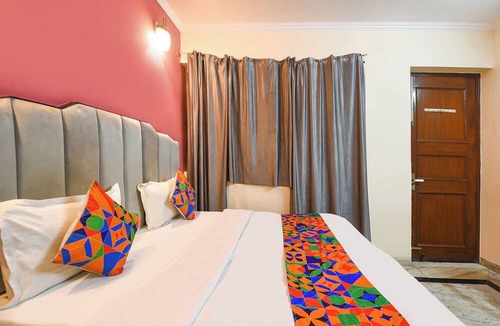 DLF Phase 5 Hotel | Fabhotel Uk House Residency