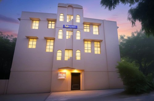 Kalkaji Hotel | Fabhotel Kalka Residency