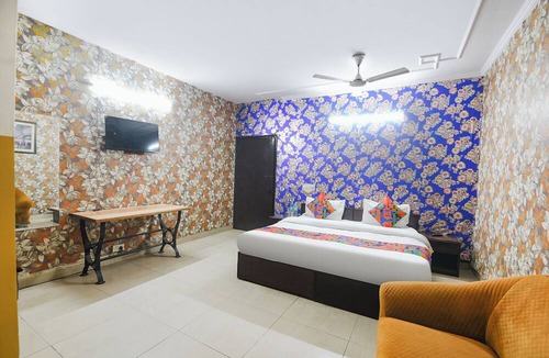 Kalkaji Hotel | Fabhotel Kalka Residency