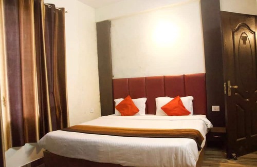 Shyamkhet Hotel | Hotel Dark Clouds