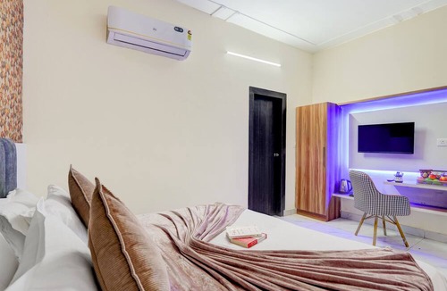 Noida Hotel | The Grand Corporate Inn Near Sector 52 Metro Station